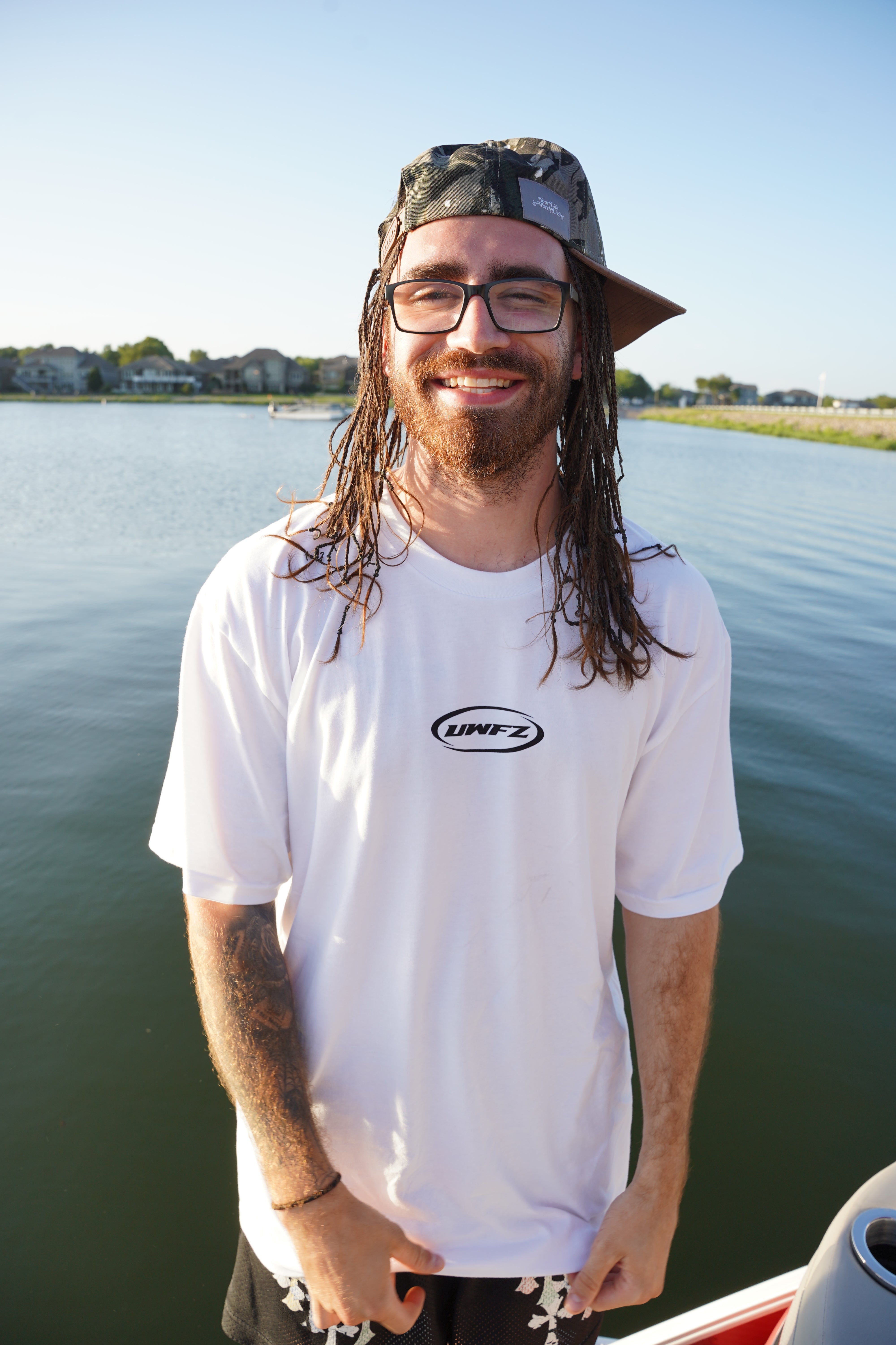 White + Black BETTER DAYS AHEAD Soft T-Shirt